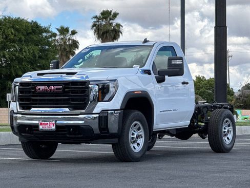 New 2026 GMC Sierra 3500 Pro w/ Convenience Package RWD image 8