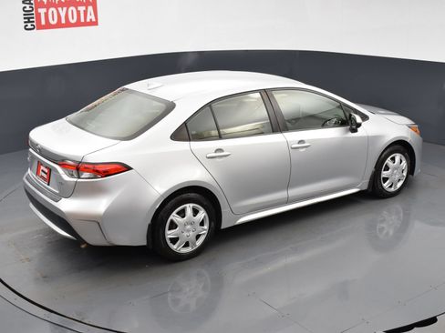 Used 2021 Toyota Corolla LE FWD image 19