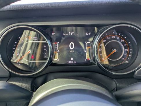 Used 2023 Jeep Gladiator Willys image 22