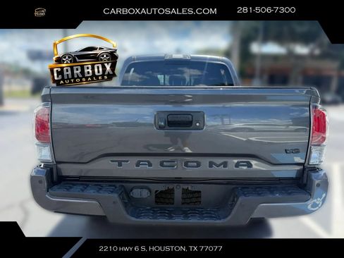Used 2021 Toyota Tacoma TRD Off-Road w/ Technology Package AWD/4WD image 4