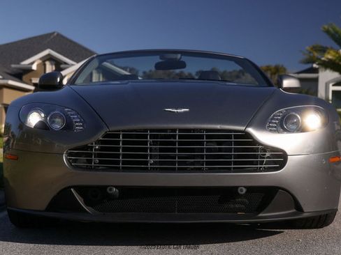 Used 2012 Aston Martin V8 Vantage Roadster image 13