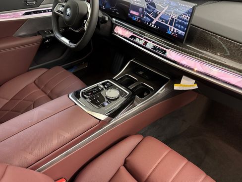 Used 2026 BMW i7 eDrive50 RWD image 28