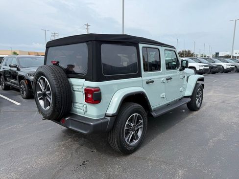 Used 2023 Jeep Wrangler Unlimited Sahara w/ LED Lighting Group AWD/4WD image 3