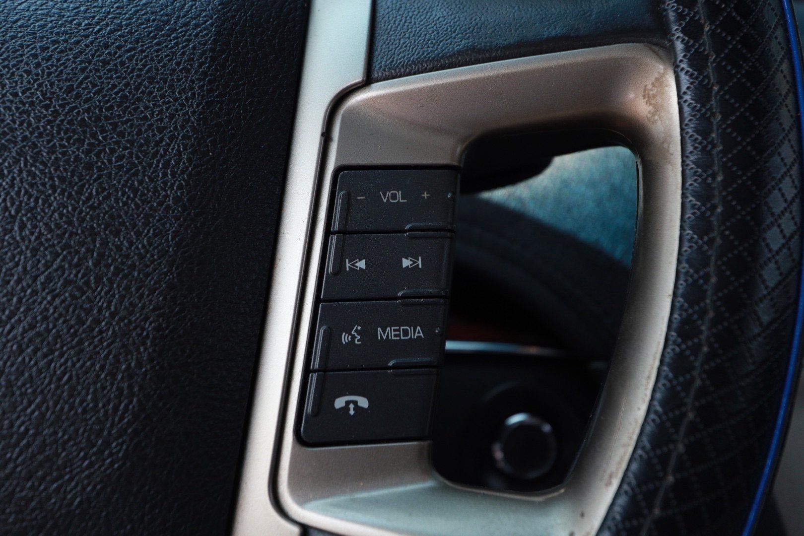 Used 2012 Lincoln MKT FWD image 12