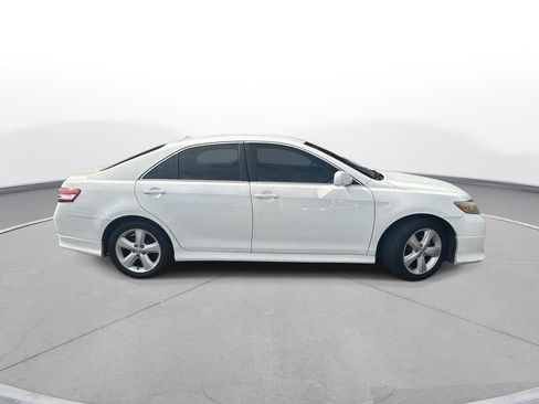 Used 2011 Toyota Camry SE FWD image 5
