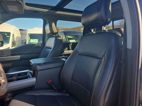 Certified 2025 Ford F250 Lariat w/ Lariat Ultimate Package image 32