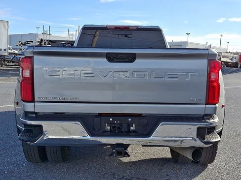 Used 2025 Chevrolet Silverado 3500 LTZ w/ LTZ Convenience Package image 6