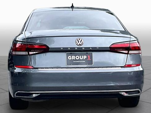 Used 2022 Volkswagen Passat 2.0T SE FWD image 5