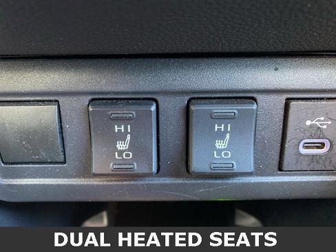 Used 2024 Toyota Corolla Cross XLE image 12