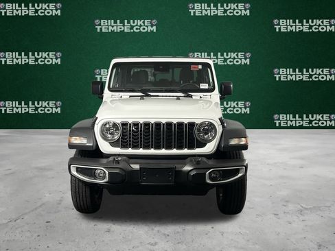 Used 2025 Jeep Gladiator Sport image 10
