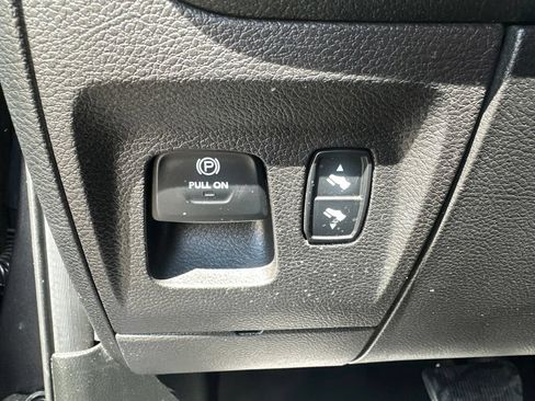 Used 2020 RAM 1500 Big Horn AWD/4WD image 18
