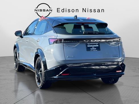 Used 2024 Nissan Ariya AWD image 3