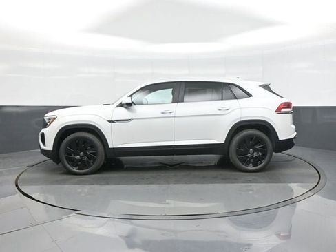 New 2026 Volkswagen Atlas Cross Sport SE image 4