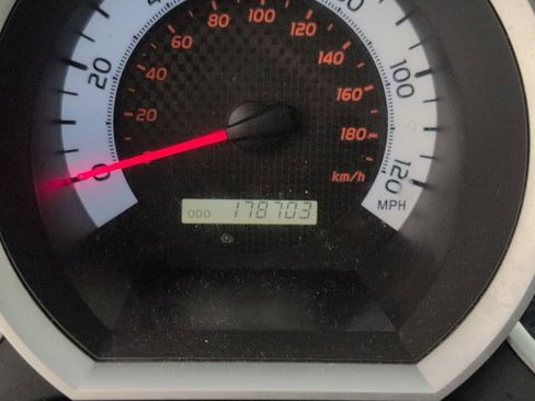 Used 2015 Toyota Tacoma PreRunner image 25