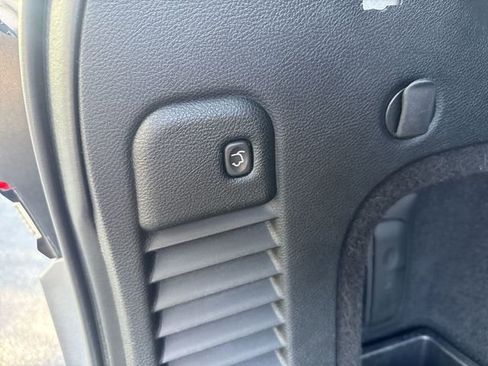 Used 2017 Jeep Grand Cherokee Laredo image 13