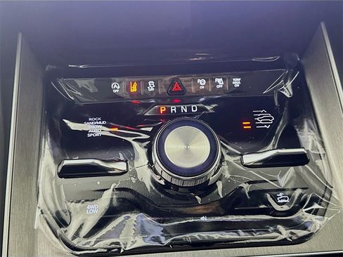 New 2025 Jeep Wagoneer Series II image 12