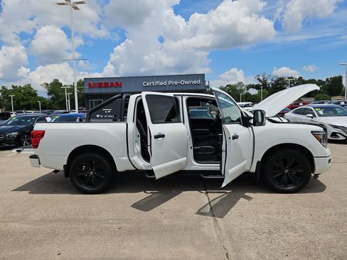 Used 2023 Nissan Titan SV w/ SV Convenience Package RWD image 12
