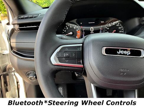 Used 2024 Jeep Compass Latitude w/ Convenience Group AWD/4WD image 11