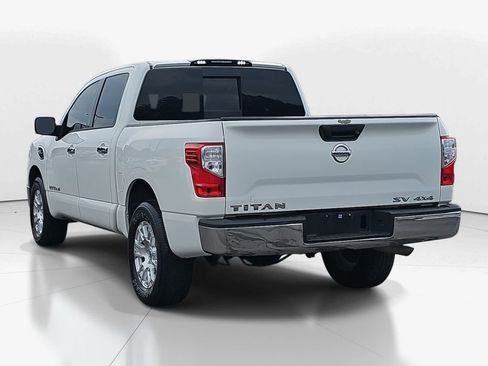 Used 2017 Nissan Titan SV image 7