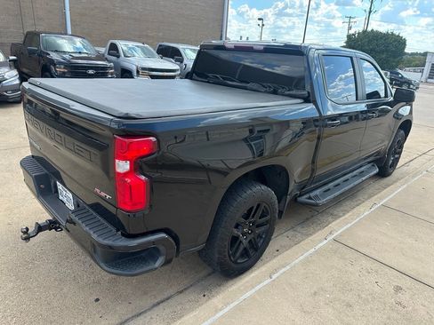 Used 2022 Chevrolet Silverado 1500 RST RWD image 2