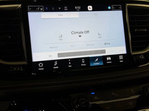 Used 2025 Chrysler Pacifica Select w/ Uconnect Theater Family Group FWD image 20