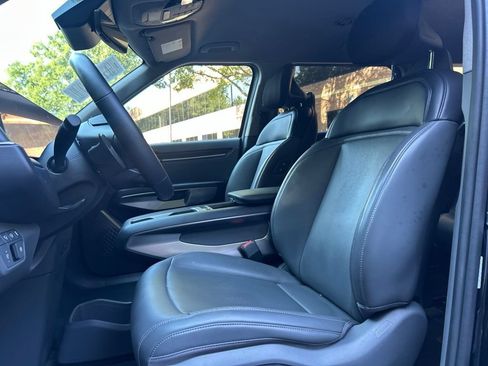 Used 2024 Kia EV9 Light Long Range RWD image 7