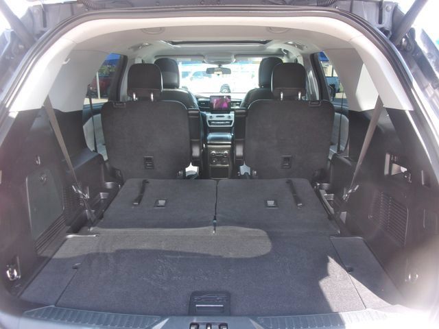 Used 2021 Ford Explorer XLT w/ Equipment Group 202A AWD/4WD image 30