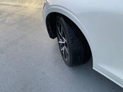 Used 2020 Volvo S60 T5 Momentum w/ Protection Package Premier image 21