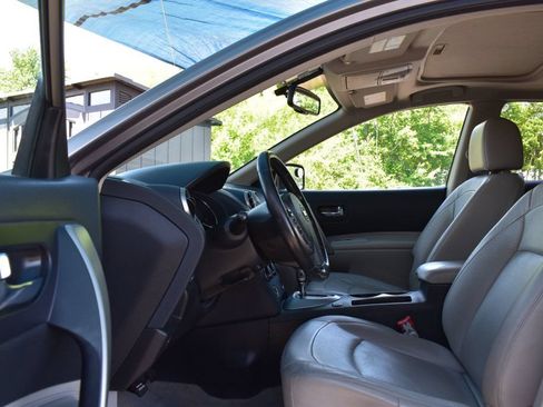 Used 2011 Nissan Rogue SV w/ SL Pkg AWD/4WD image 11