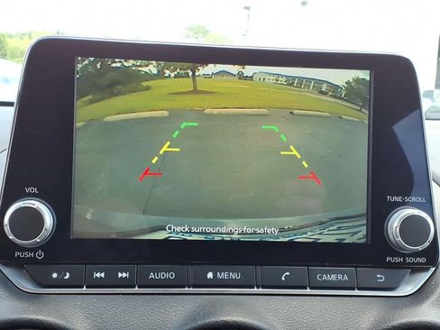 Used 2024 Nissan Sentra SV FWD image 16