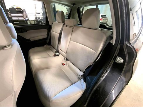 Used 2015 Subaru Forester 2.5i Premium w/ All-Weather Package image 22