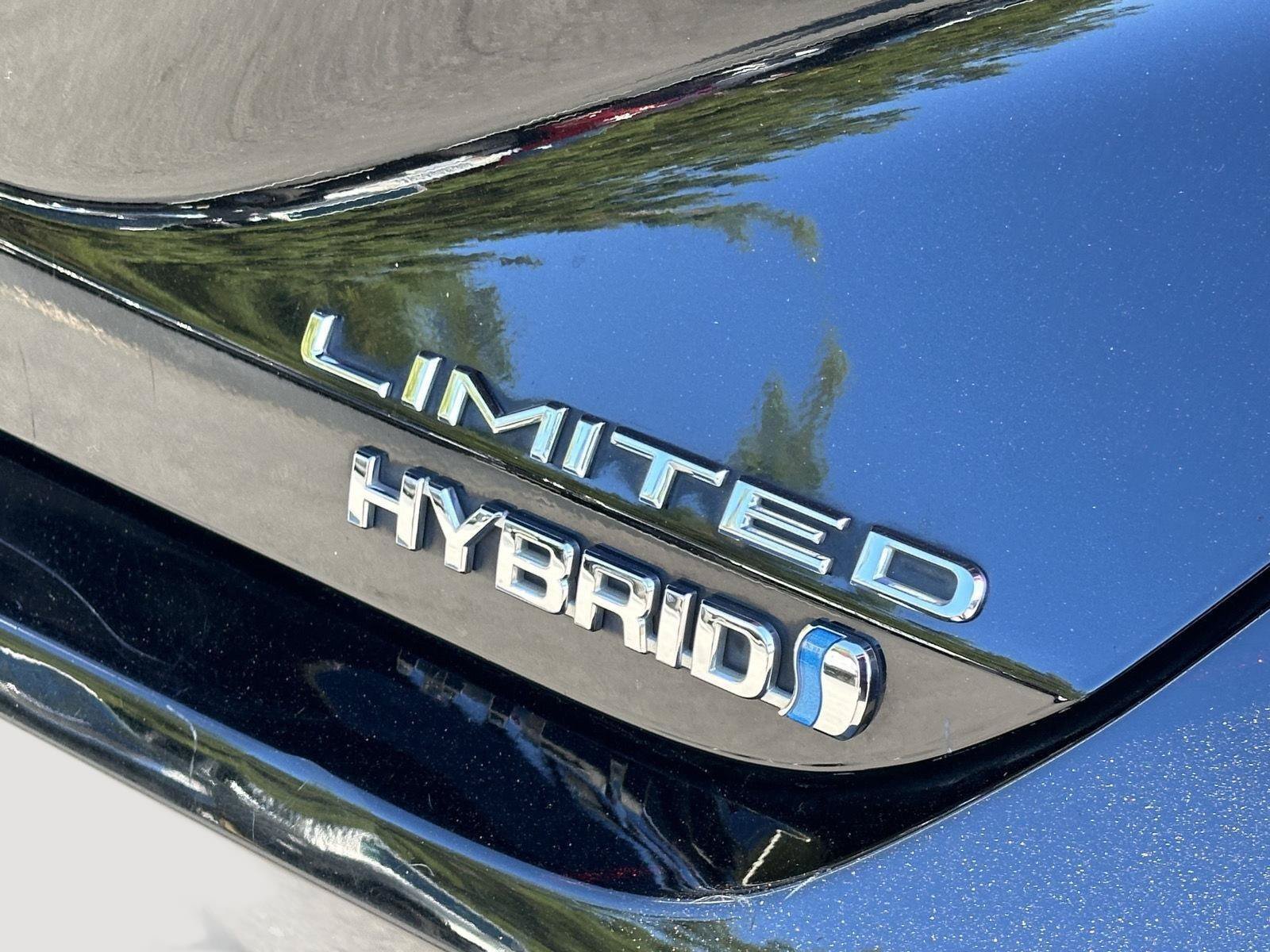 Used 2019 Toyota Avalon Limited FWD image 10