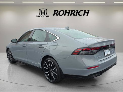 Used 2025 Honda Accord Touring image 3