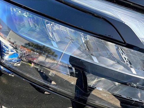 Used 2025 Nissan Pathfinder SL image 31