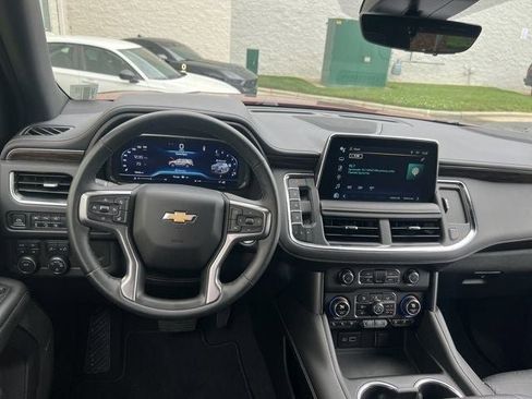 Used 2024 Chevrolet Tahoe Premier AWD/4WD image 12
