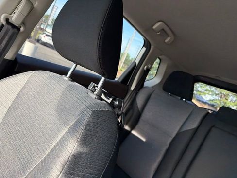 Used 2022 Nissan Rogue SV FWD image 16