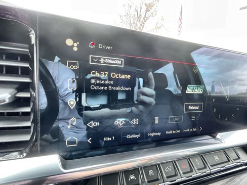 Used 2022 GMC Sierra 1500 SLT w/ SLT Convenience Package image 13