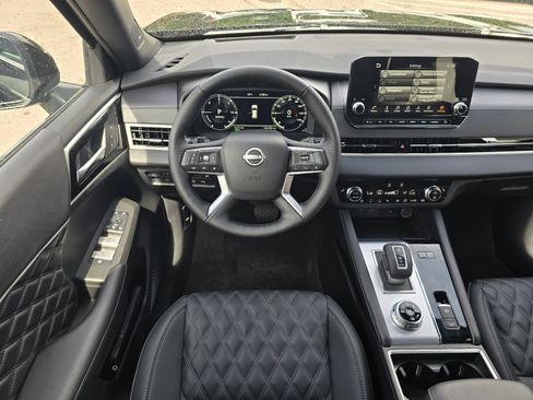 New 2026 Nissan Rogue Platinum AWD/4WD image 14