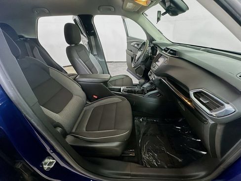 Used 2023 Chevrolet TrailBlazer LT FWD image 12
