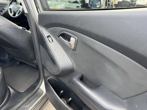 Used 2011 Hyundai Tucson GLS image 9