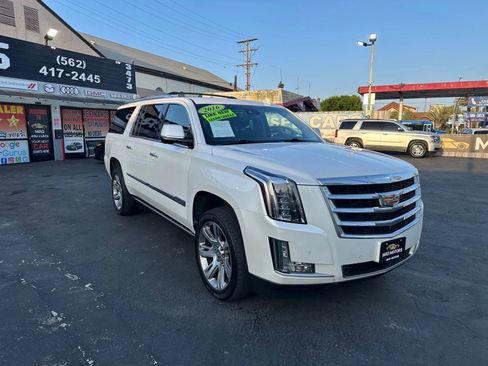 Used 2016 Cadillac Escalade ESV Premium RWD image 2