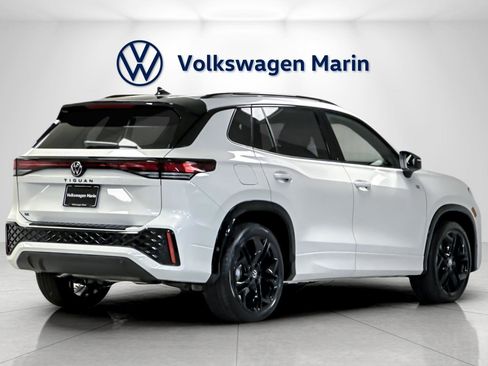New 2026 Volkswagen Tiguan SE R-Line image 5