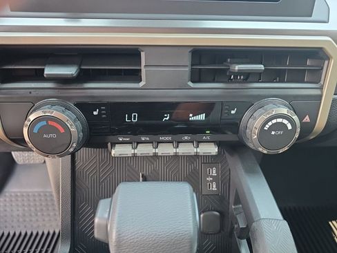 Used 2025 Toyota Tacoma TRD Off-Road AWD/4WD image 21