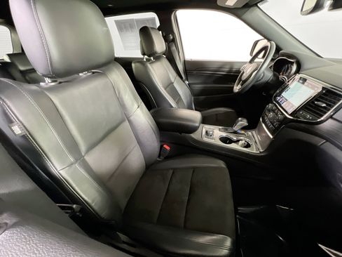 Used 2022 Jeep Grand Cherokee Laredo X image 27