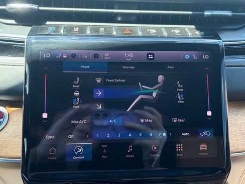 Used 2022 Jeep Grand Cherokee Summit AWD/4WD image 25