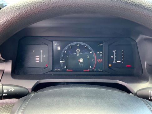 Used 2025 Toyota Tacoma SR5 AWD/4WD image 25