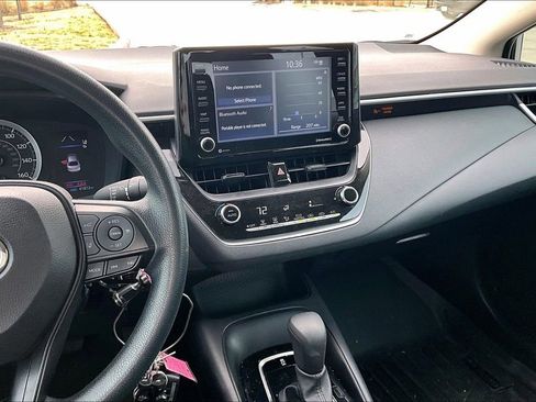 Used 2022 Toyota Corolla LE image 8
