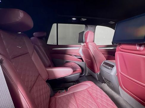 Used 2025 Cadillac Escalade Sport w/ Touring Package image 27