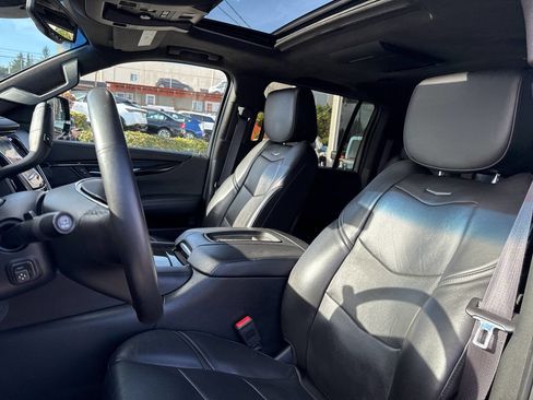 Used 2016 Cadillac Escalade ESV Platinum image 39