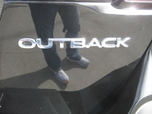 Used 2020 Subaru Outback Premium image 8